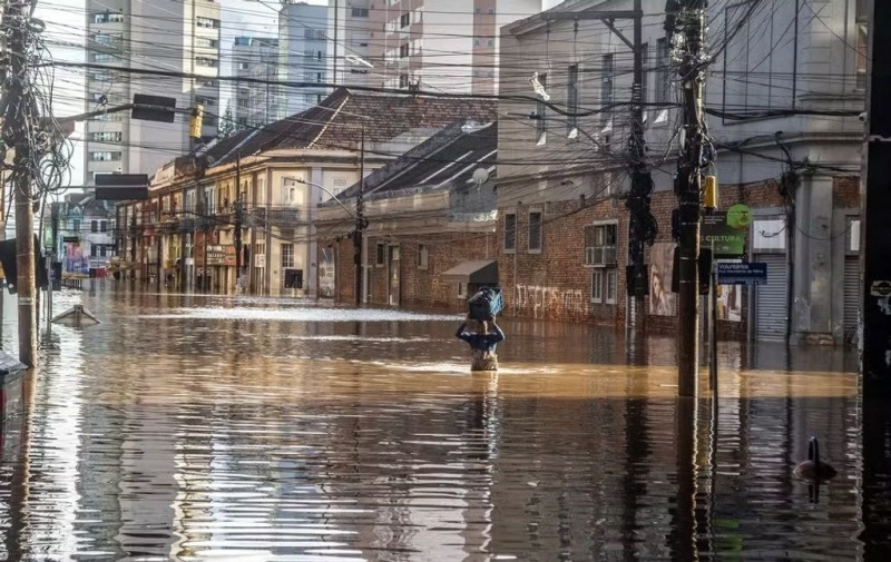 Prefeituras de SC 'adotam' cidades do RS atingidas pelas enchentes para reconstrução; entenda
