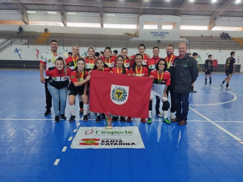 Treze Tílias conquista o título do futsal feminino dos JESC em Erval Velho