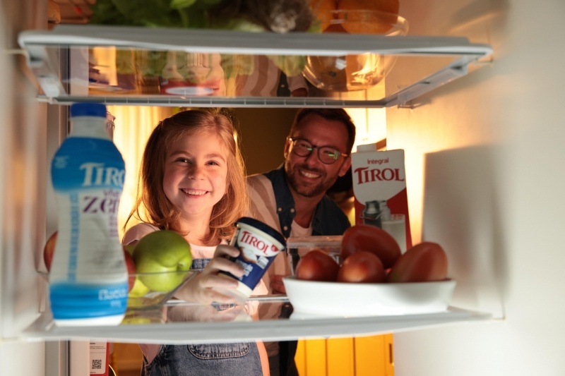 Tirol reposiciona comunicação e lança campanha centrada nas experiências em torno da alimentação