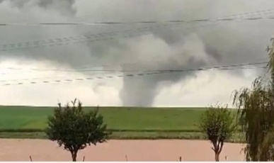 Tornado atinge município gaúcho e assusta moradores