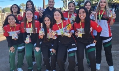 Escola São José presta homenagem a equipe Campeã dos Jogos Escolares de Santa Catarina