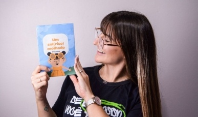 Campanha busca apoio para impressão de livro educacional para crianças vítimas de enchentes no RS