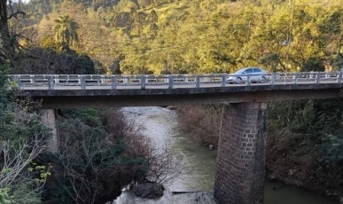 Sargento da PM Rodoviária de Ibicaré evita que homem se jogue da ponte