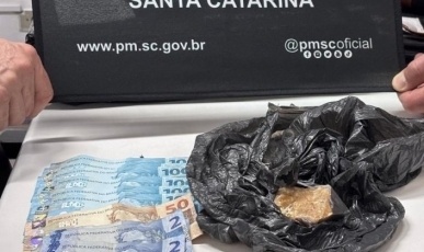 Homem é preso ao desembarcar com drogas na rodoviária de Joaçaba