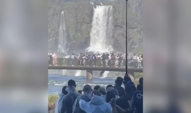 Turista pula nas águas das Cataratas do Iguaçu para recuperar celular
