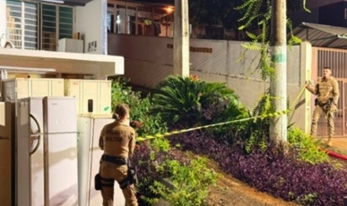 Homem morre em incêndio residencial no Oeste