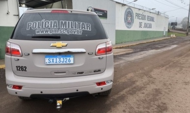 Homem é preso em Joaçaba por crimes de perseguição, ameaça e injúria