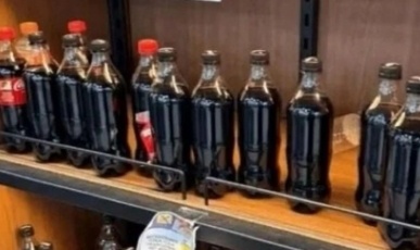 Coca-Cola recolhe garrafas por retirada de figurinhas da Copa 2026