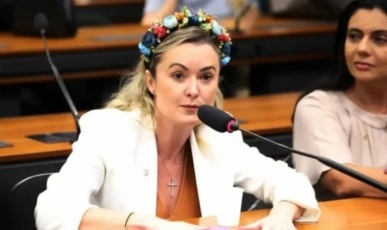 Eduardo Bolsonaro apoia Júlia Zanatta para vice de Flávio