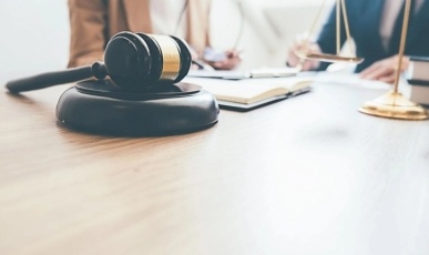 Advogado pede condenação do próprio cliente em audiência em SC