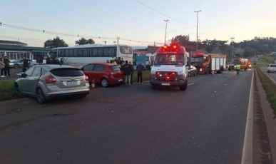 Grave colisão frontal deixa seis feridos na BR-282, no trevo da Femi em Xanxerê