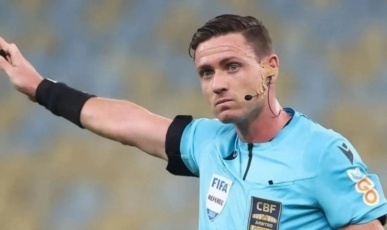 Primeiro árbitro de SC em uma Copa do Mundo apita jogo nesta segunda-feira