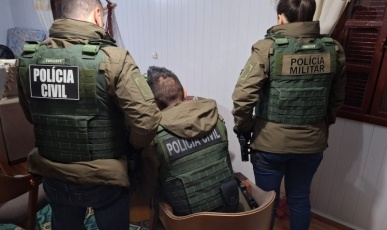 Operação mira suposto vazamento de informações para facção criminosa no Oeste