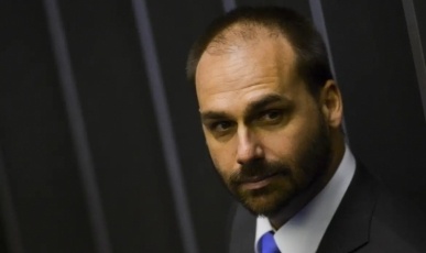 STF condena Eduardo Bolsonaro por coação em processo ligado ao julgamento do ex-presidente Jair Bolsonaro