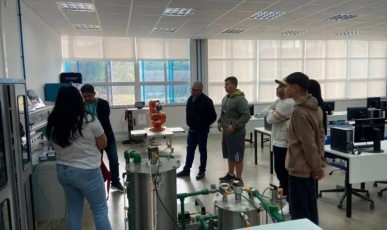 Arena SENAI apresenta cursos técnicos gratuitos e oportunidades de carreira para estudantes da região de Luzerna