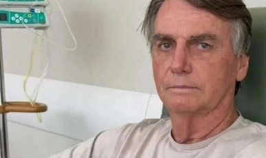 Ministro Alexandre de Moraes prorroga prisão domiciliar de Jair Bolsonaro