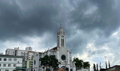 Defesa Civil emite alerta para chuva e temporais entre esta sexta e sábado em SC