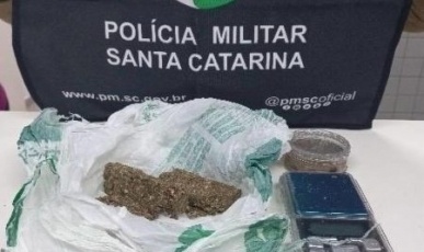Três adolescentes são apreendidos por atos infracionais relacionados ao tráfico de drogas em Joaçaba