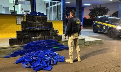 Carga de 438 kg maconha é interceptada no Oeste catarinense em carro roubado