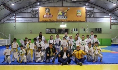 Exame de Faixas reúne 23 atletas de Taekwondo em Salto Veloso