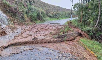 Chuva forte causa alagamentos e deslizamentos em Videira