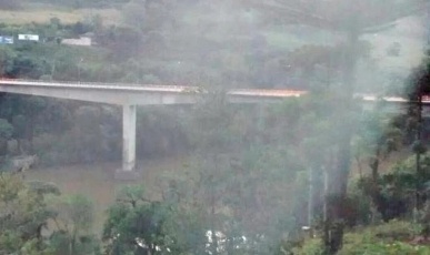 Trabalhador é socorrido em estado grave após queda da ponte do Chocodinho